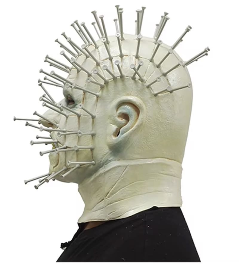 Pinhead maska hellraiser sa noktima glava na licu